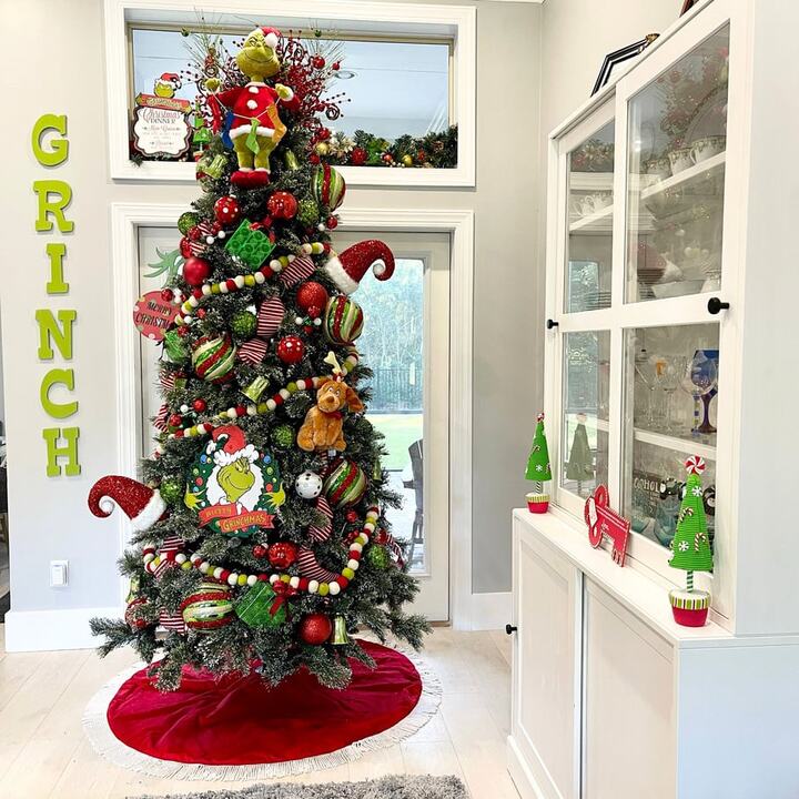 Grinch tree in green, red and white